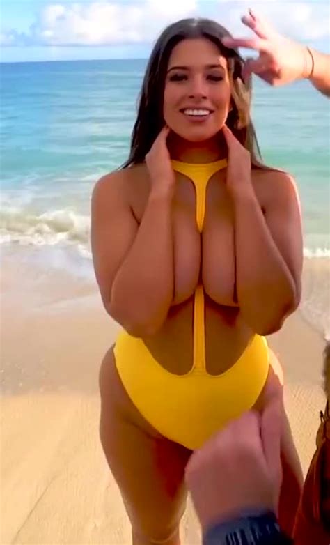 Ashley Graham Clapping Her Gorgeous Tits By The Seashore Scrolller