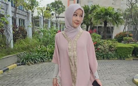 Potret Lucinta Luna Pakai Hijab Dan Berbalut Kaftan Netizen Ini Ukhti