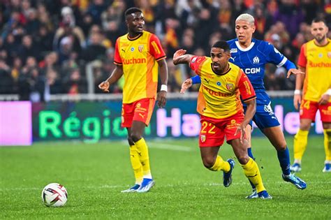 Lens Crucifie Lom Au Bout De Lennui Ligue J Lens Om