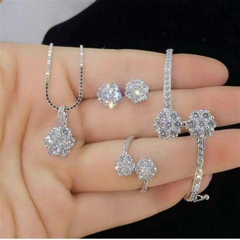 Perhiasan Swarovski Perhiasan Set Berlian Kalung Gelang Anting Cincin