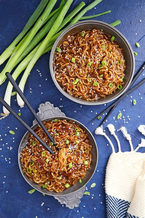 10 Minute Saucy Ramen Noodles The Comfort Of Cooking