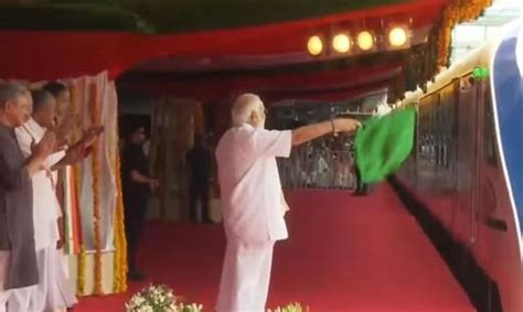 Pm Narendra Modi Flags Off Kerala S First Vande Bharat Train