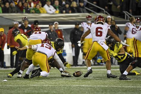 USC vs. Oregon takeaways: Hope vanishes with injuries, mistakes - Los ...