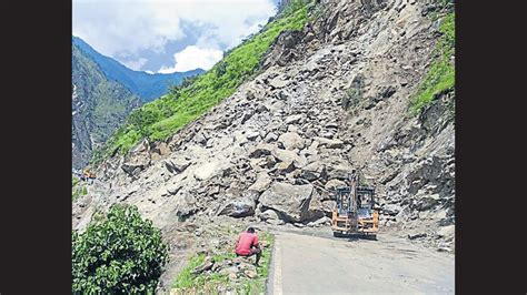 Massive Landslide Blocks Shimla Kinnaur Highway Hindustan Times