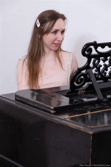 Amateur Babe Alice Moon Exposes Her Lovely Body And Spreads Her Hairy Beaver CoedCherry