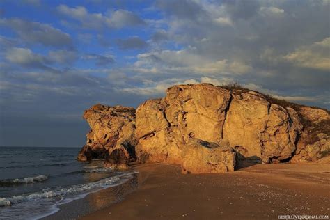 General's beaches of the Kerch Peninsula - Pictolic