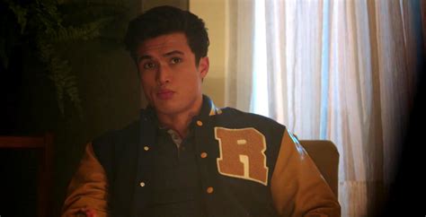 Riverdale Lo Showrunner Spiega L Assenza Di Reggie