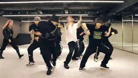 Xiumin Brand New Dance Practice Mirrored Video Dailymotion