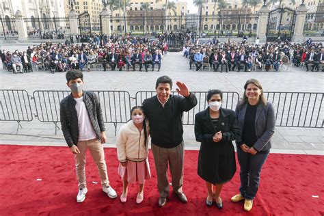 Presidente Pedro Castillo Y Primera Dama De La Naci N Lideran Ceremonia