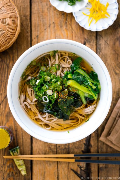 Soba Noodle Soup 温かいお蕎麦 • Just One Cookbook