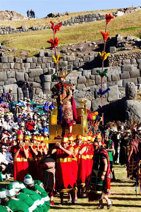 Cusco Peru 2015 Inca King Being Carried On Throne Inti Raymi Cusco