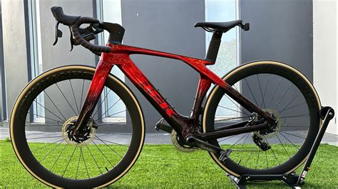 New Trek Madone Slr Etap P Colour Metallic Red Smoke To Red Carbon