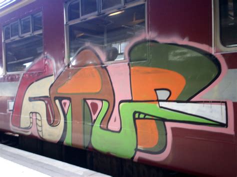 GRAFFITI ART ON TRAINS: TRAIN ART