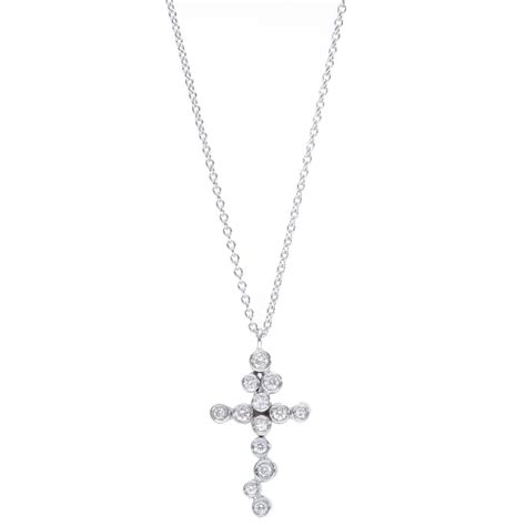 Collana Con Pendente Croce In Oro Bianco E Diamanti Ct 0 29 ALFIERI