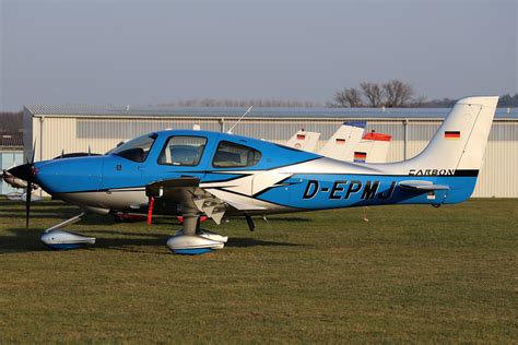 Privat Cirrus SR20 Carbon D EPMJ Privat Daniel Schwinn Flickr