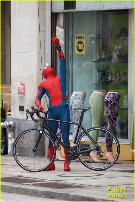 Spider Man Swings Into Action On Homecoming Set Photo 3704540