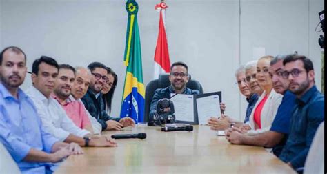 Governador Paulo Dantas assina ordem de início de obras na rodovia do