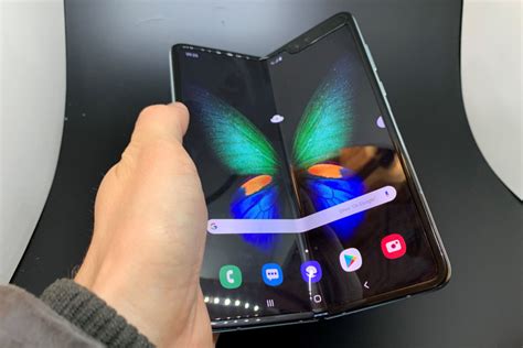 VidÉo Le Galaxy Fold Pliable De Samsung Est Il Le Smartphone Du Futur