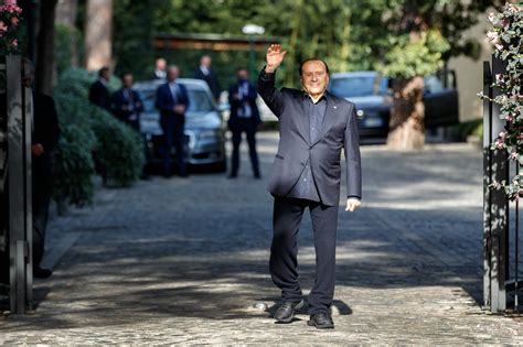 Tentato Furto Nella Villa Di Berlusconi Sull Appia A Roma Ladri