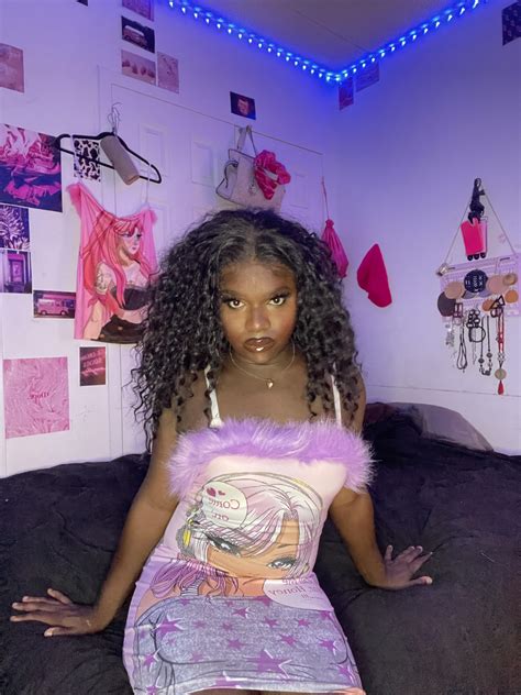 A Black Femboy 🦄 Rfemboy