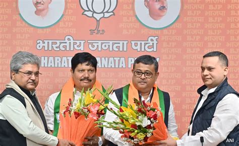 Trinamool Mps Arjun Singh Dibyendu Adhikari Join Bjp Weeks Before Lok