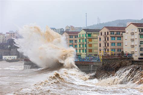 Typhoon Muifa Makes Second Landfall On Shanghai Coast Bloomberg