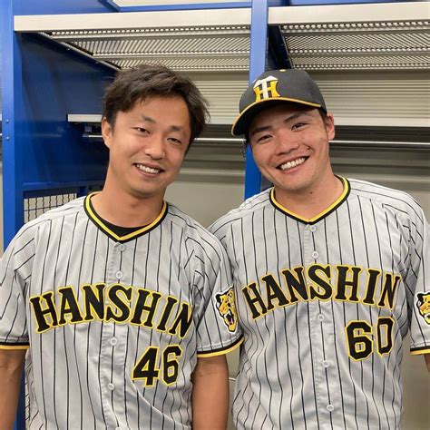 阪神タイガースさんのインスタグラム写真 阪神タイガースinstagram 「1番センターでスタメン出場し、決勝のホームを踏んだ小野寺選手と、7回のピンチの場面で登板し0点で繋いだ島本選手