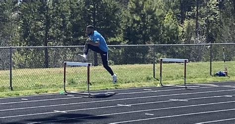 Teaching a Long Hurdler to Adapt to the Sprint Hurdles - Hurdles First