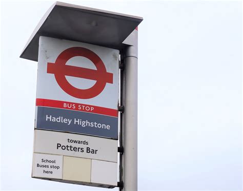 Hertsmere Council approves funding for new bus route between Barnet and