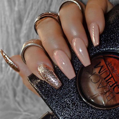 Rose Gold Nails - 30 Ideas from High Shine to Roses in Literal Gold