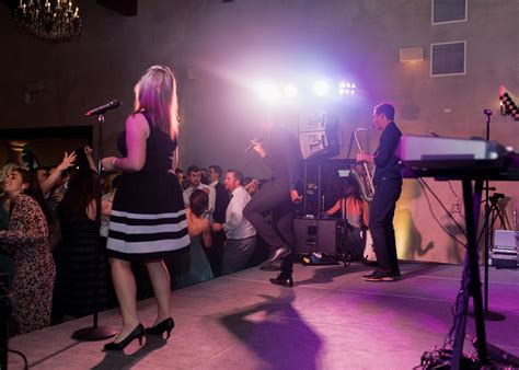 5 Reasons To Hire Our Austin Party Band