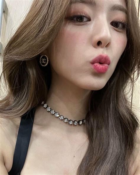 Silver Diamond Chain Choker Necklace Yuna Itzy Fashion Chingu