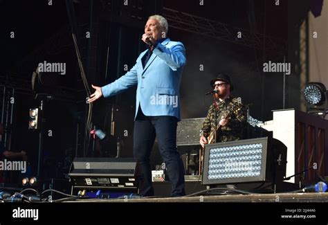 Tom Jones Performance Newbury Hi Res Stock Photography And Images Alamy