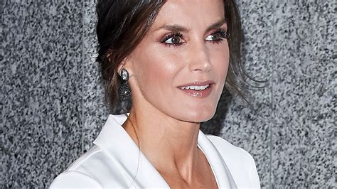 Do A Letizia Ortiz O El Vestido Blanco De Entretiempo Capaz De