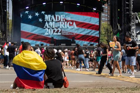 Un Verano Con Bad Bunny Made In Americalatinos Make America Its