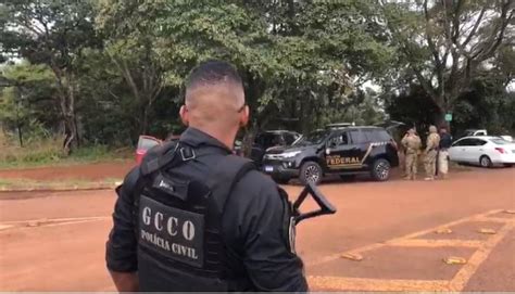 Preso Na Estrada De Chapada L Der De Fac O Que Fornecia Armas E Drogas