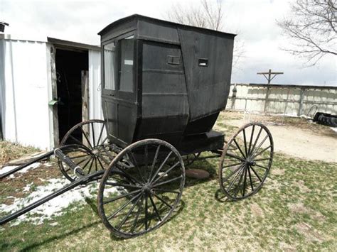 Antique Amish Horse-drawn Buggy Carriage Horse Drawn, Carriages ...