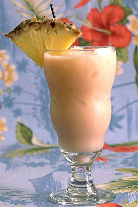 Amaretto Colada - Mix That Drink