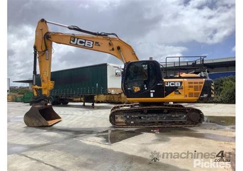 Used Jcb 2017 Jcb Js200sc Track Tractor In Listed On Machines4u