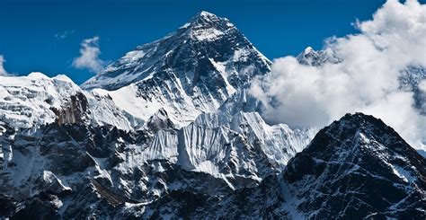 Of Mount Everest Glaciers Could Be Gone By Carbon Brief