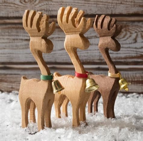 40+ Handcrafted Wooden Christmas Decorations that Infuse Any Space ...