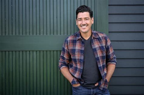 Farmhouse Fixer Star Jonathan Knight Gives Hgtv Fans A Sneak Peek At