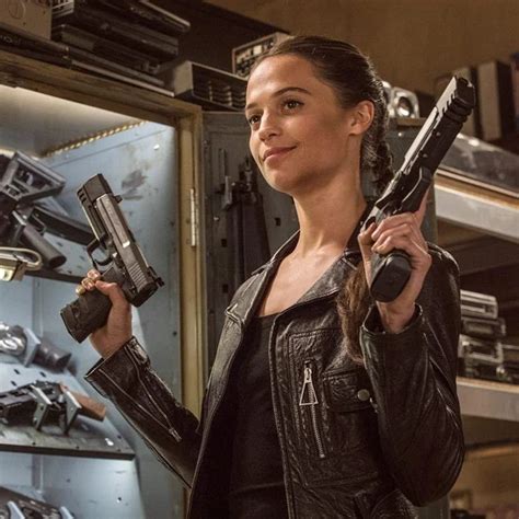 Alicia Vikander è Lara Croft in Tomb Raider stasera su Rai 4 la