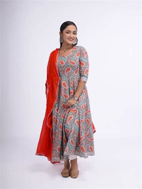 Buy Desi Weaves Kurta Set With Dupatta Online At Best Prices In India