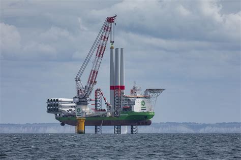 La Premi Re Olienne En Mer Normande Est Pos E Au Large De F Camp