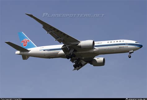 B 2010 China Southern Airlines Boeing 777 F1B Photo By Lixing Moo ID