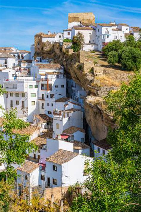 Pueblos C Diz Setenil De Las Bodegas Horas En Un Pueblo Blanco