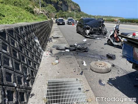 猛撞貨車「車頭全爛」！台東男超車釀3傷 副駕26歲女友掛彩坐路邊 Ettoday社會新聞 Ettoday新聞雲