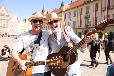 Gitarowy Rekord Świata 2024 na 7531 gitar Było niesamowicie Znajdźci