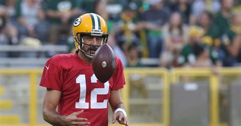 Aaron Rodgers Packers Young Wrs Meet After Qbs Criticism Over